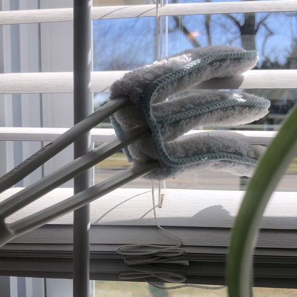 MULTI FUNCTION MICRO FIBER DOUBLE HEADED CLEANING BRUSH-car vents, blinds fans - Picture 2 of 9